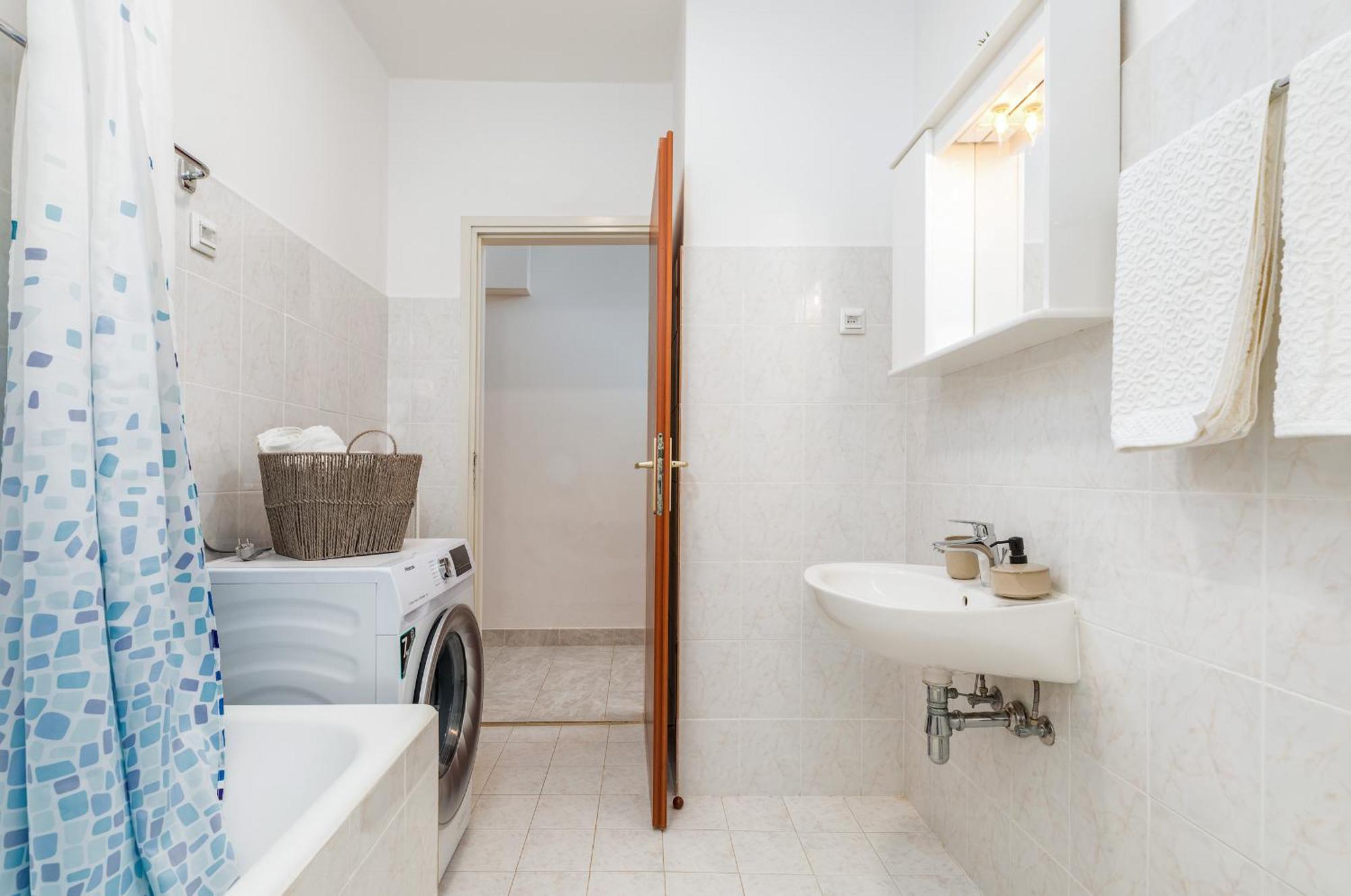 Apartment Tesic Close To The Sea With Shared 4Xbicycles Fažana Exteriör bild