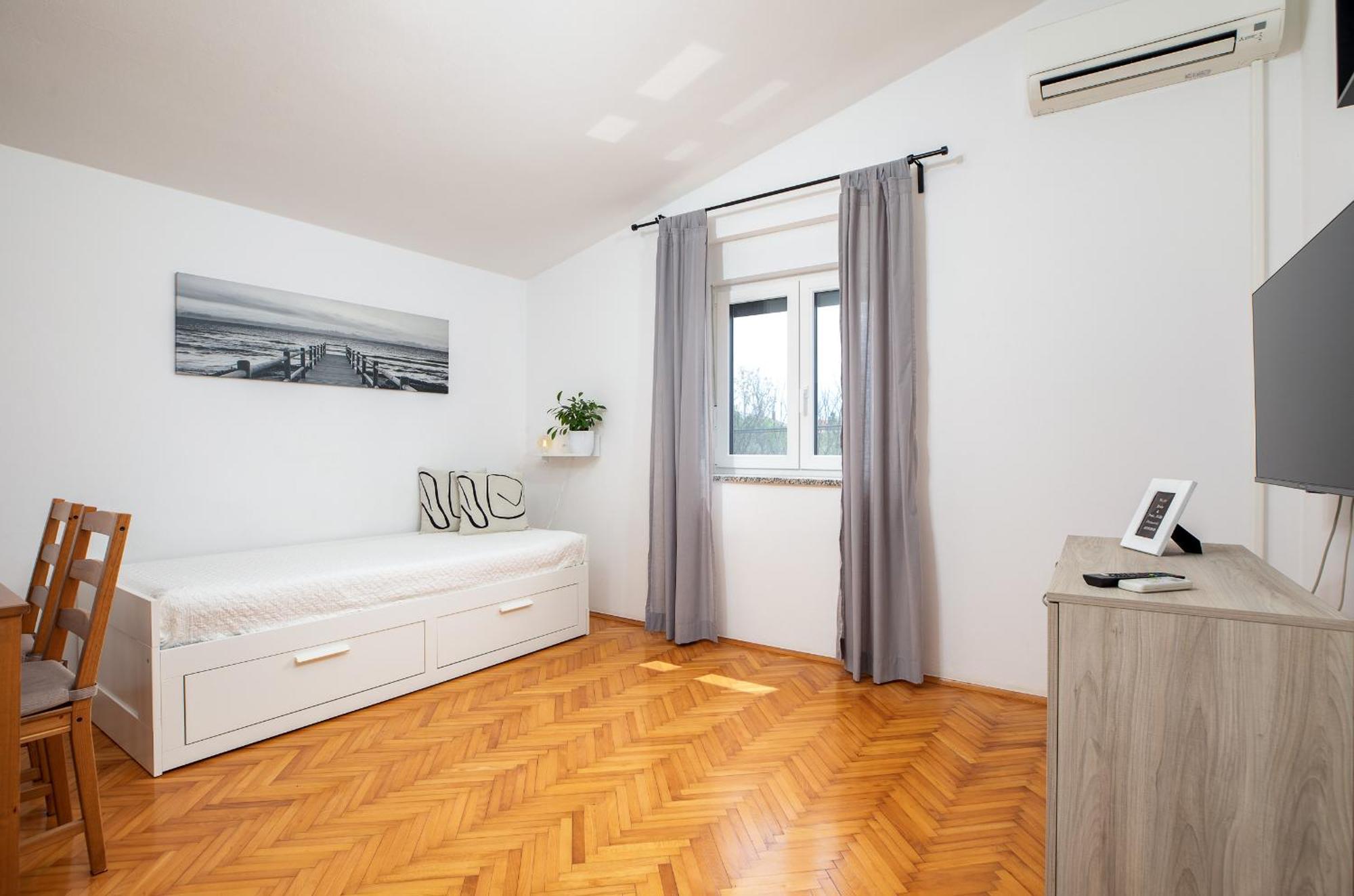 Apartment Tesic Close To The Sea With Shared 4Xbicycles Fažana Exteriör bild