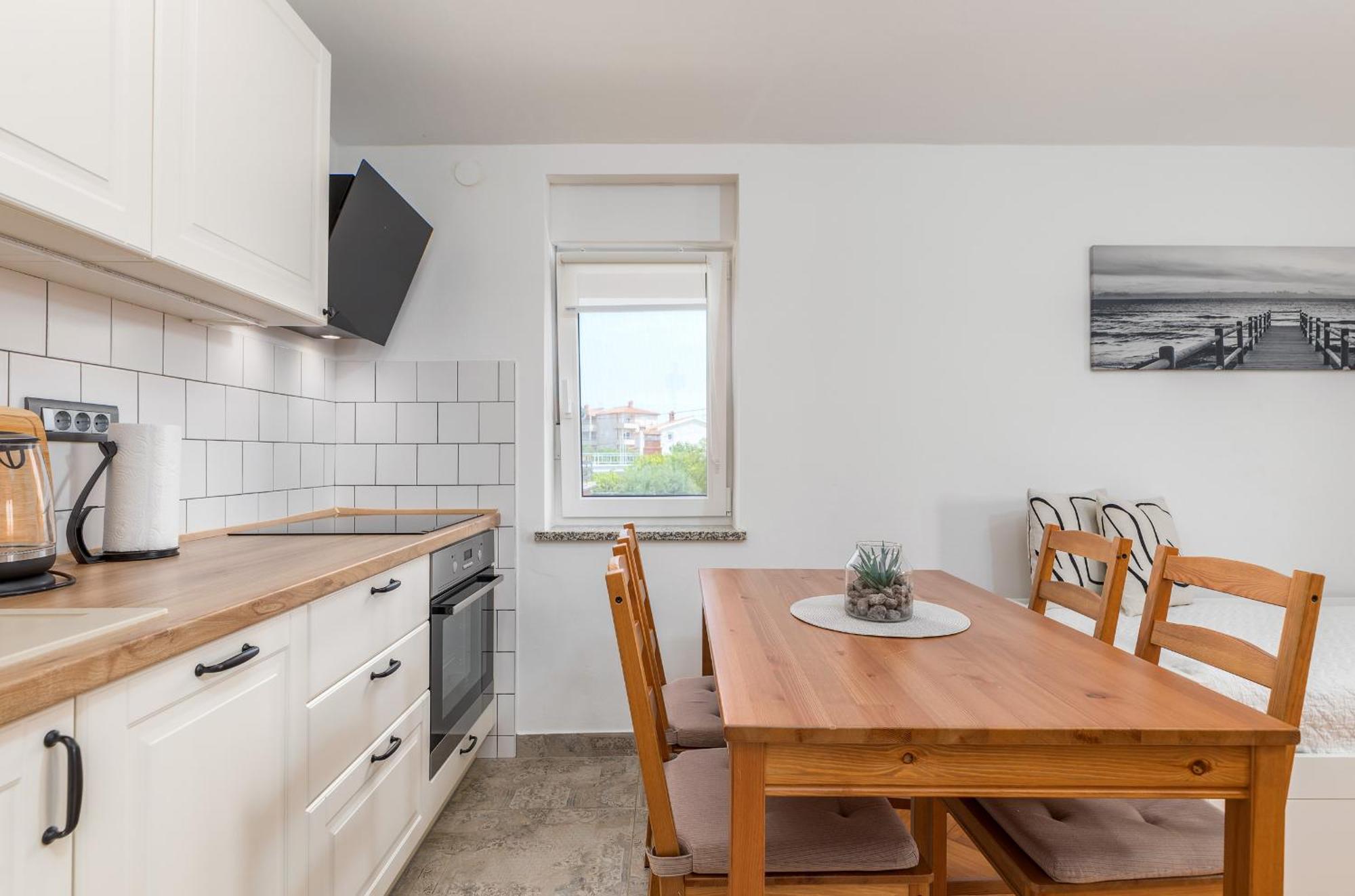 Apartment Tesic Close To The Sea With Shared 4Xbicycles Fažana Exteriör bild