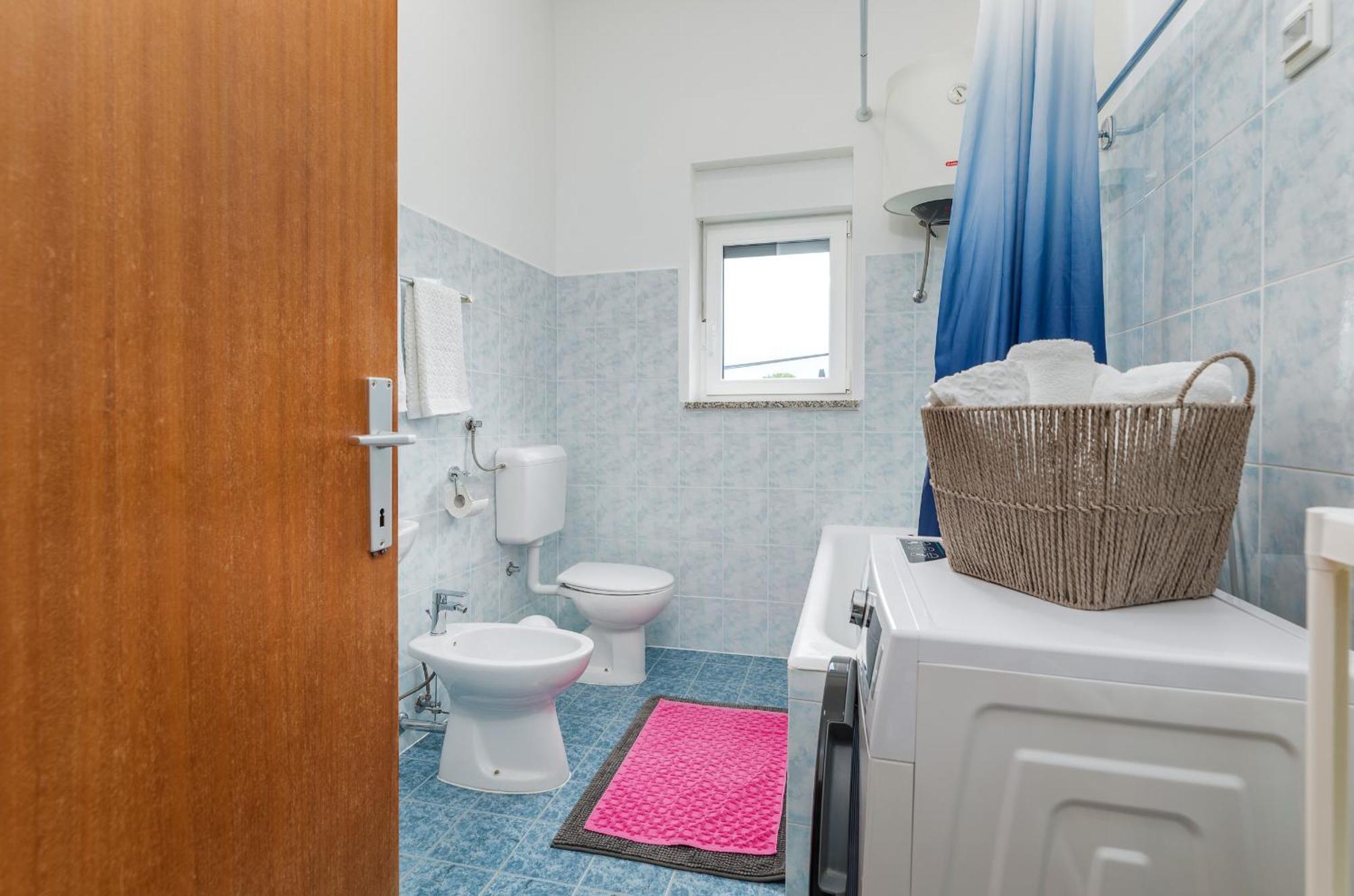 Apartment Tesic Close To The Sea With Shared 4Xbicycles Fažana Exteriör bild