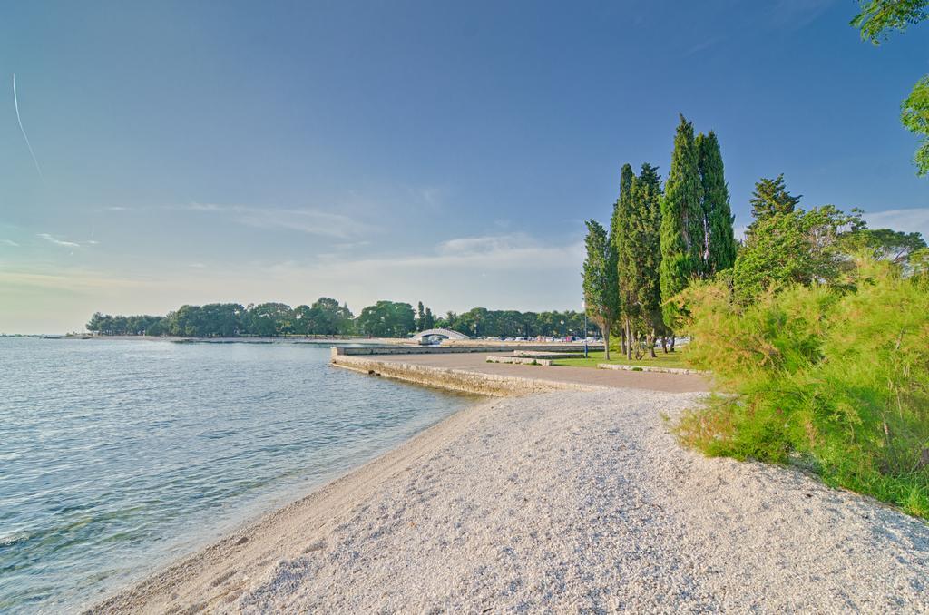 Apartment Tesic Close To The Sea With Shared 4Xbicycles Fažana Exteriör bild