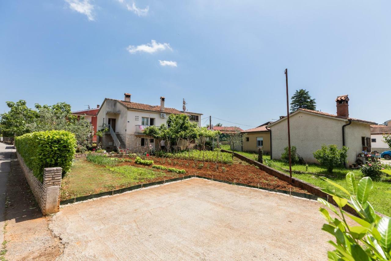 Apartment Tesic Close To The Sea With Shared 4Xbicycles Fažana Exteriör bild